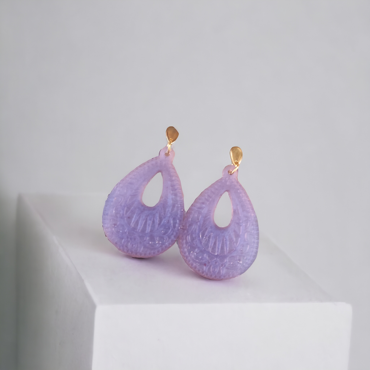 Boucles d'oreilles violettes
